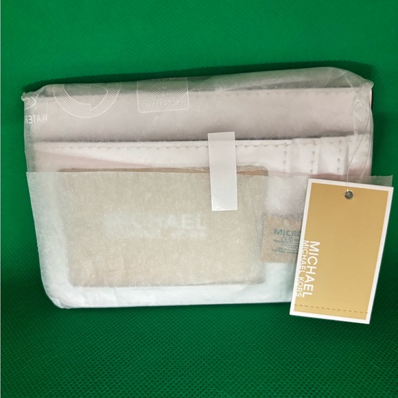 NWT Michael Kors Jet Set Travel Coin Pouch and Card Holder- Optic White - Picture 6 of 8